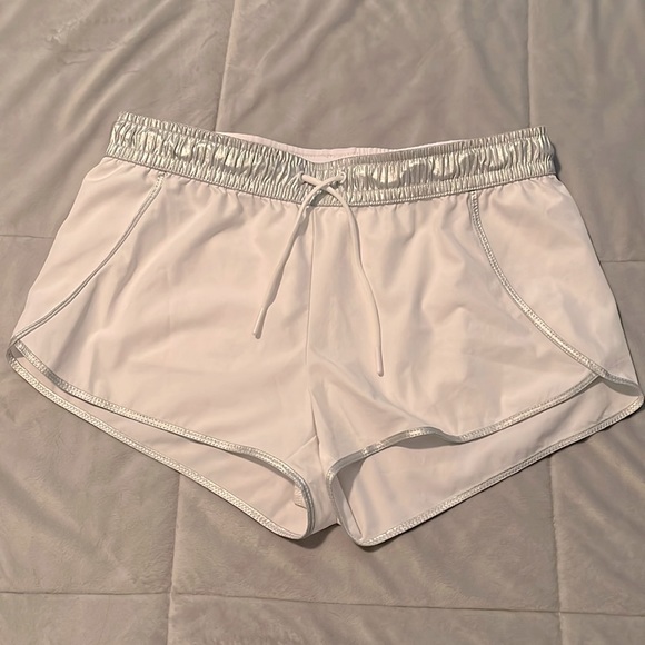 Fabletics shorts - Picture 1 of 2